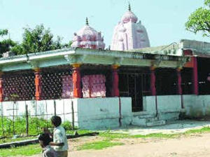 teluguone providing complete information about very famous temples of chitragupta temples in india